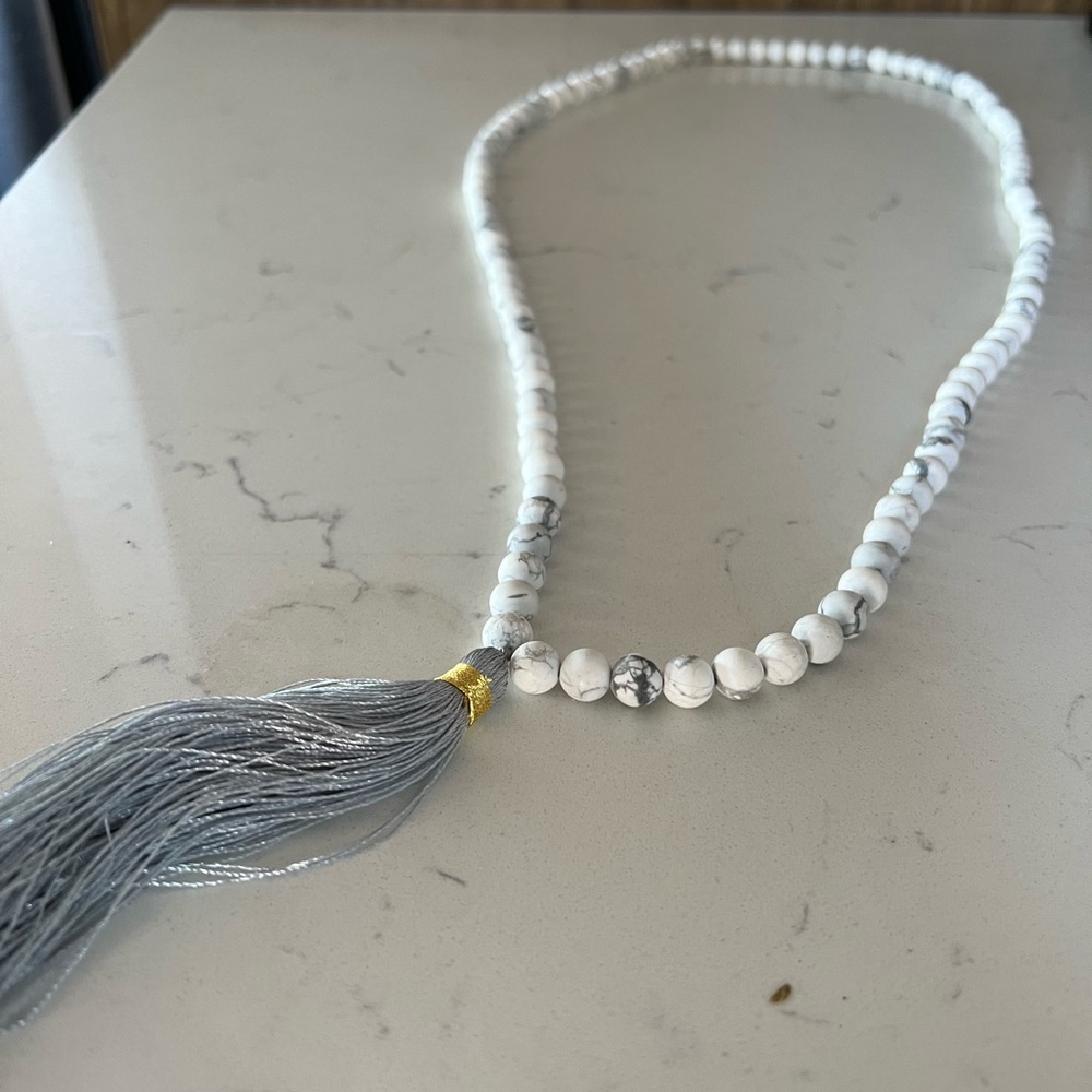 Howlite mandala crystal necklace